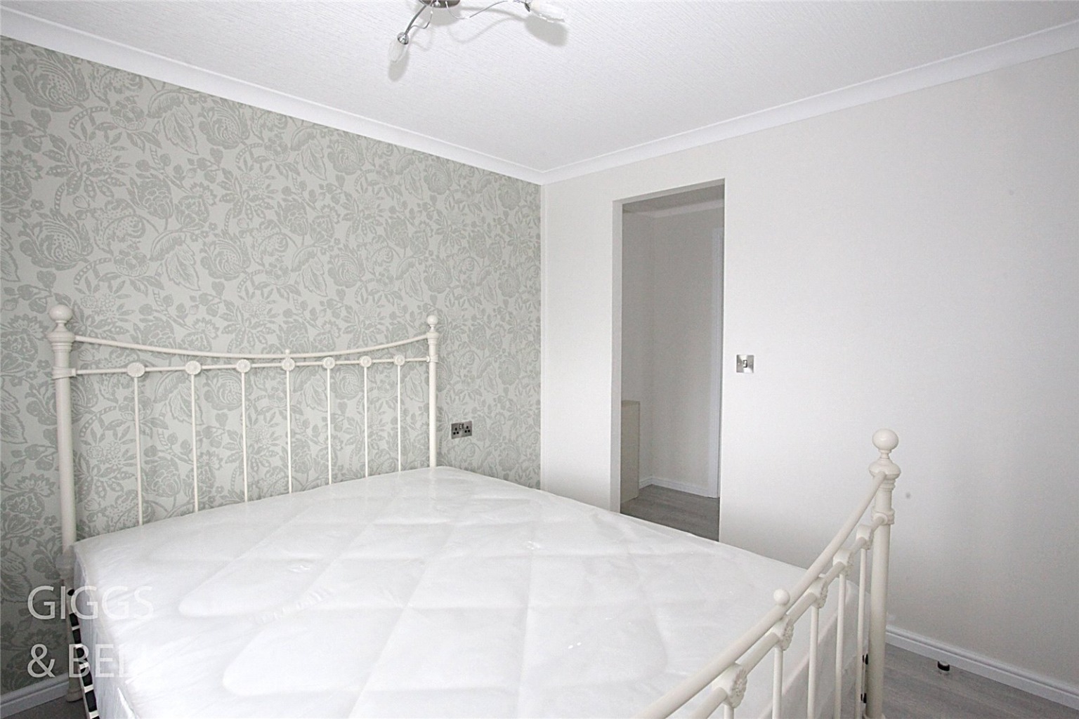 2 bed park home for sale in Woodside Home Park, Luton 13