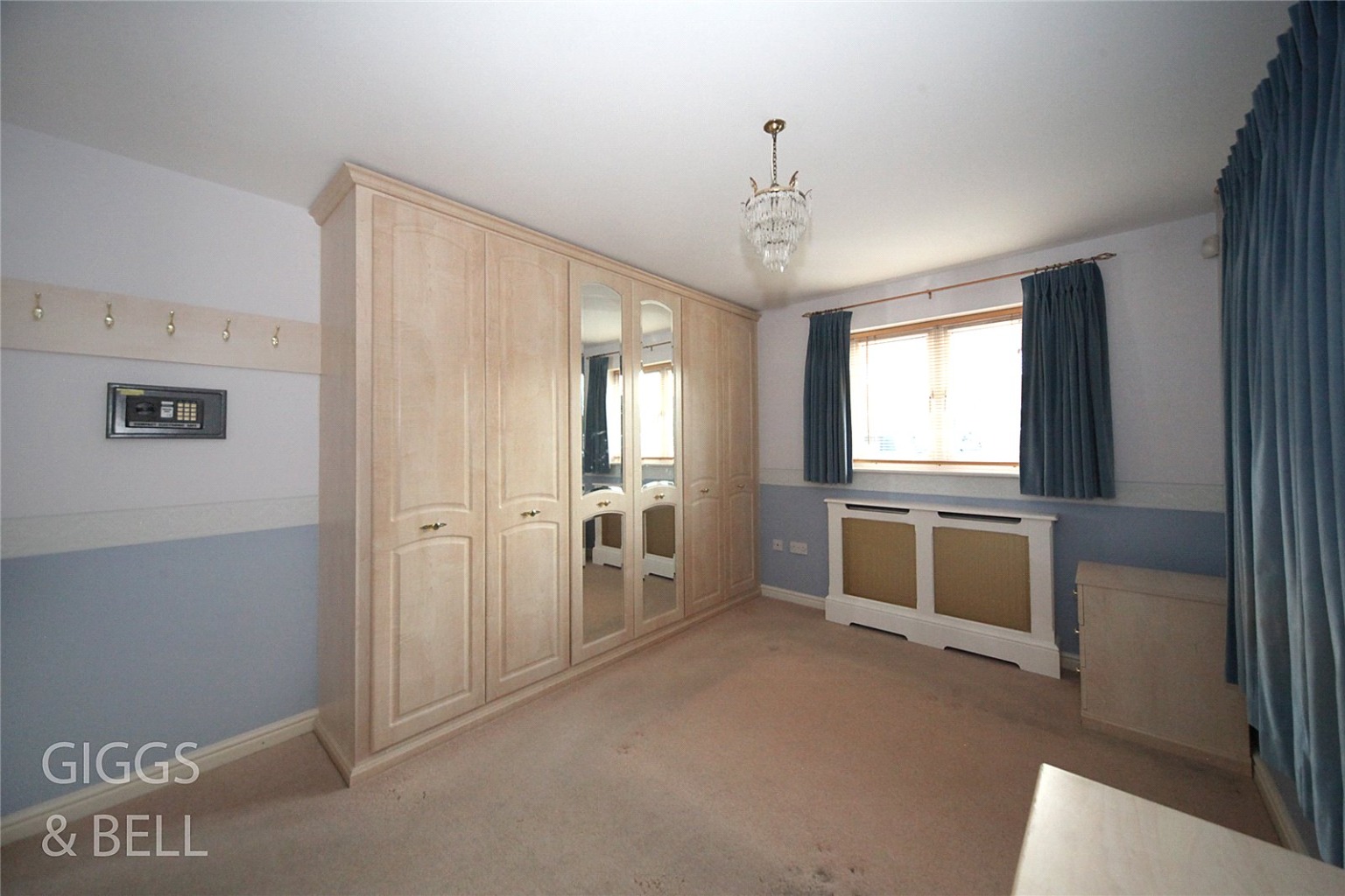 2 bed flat for sale in Kathleen Court, Luton 8