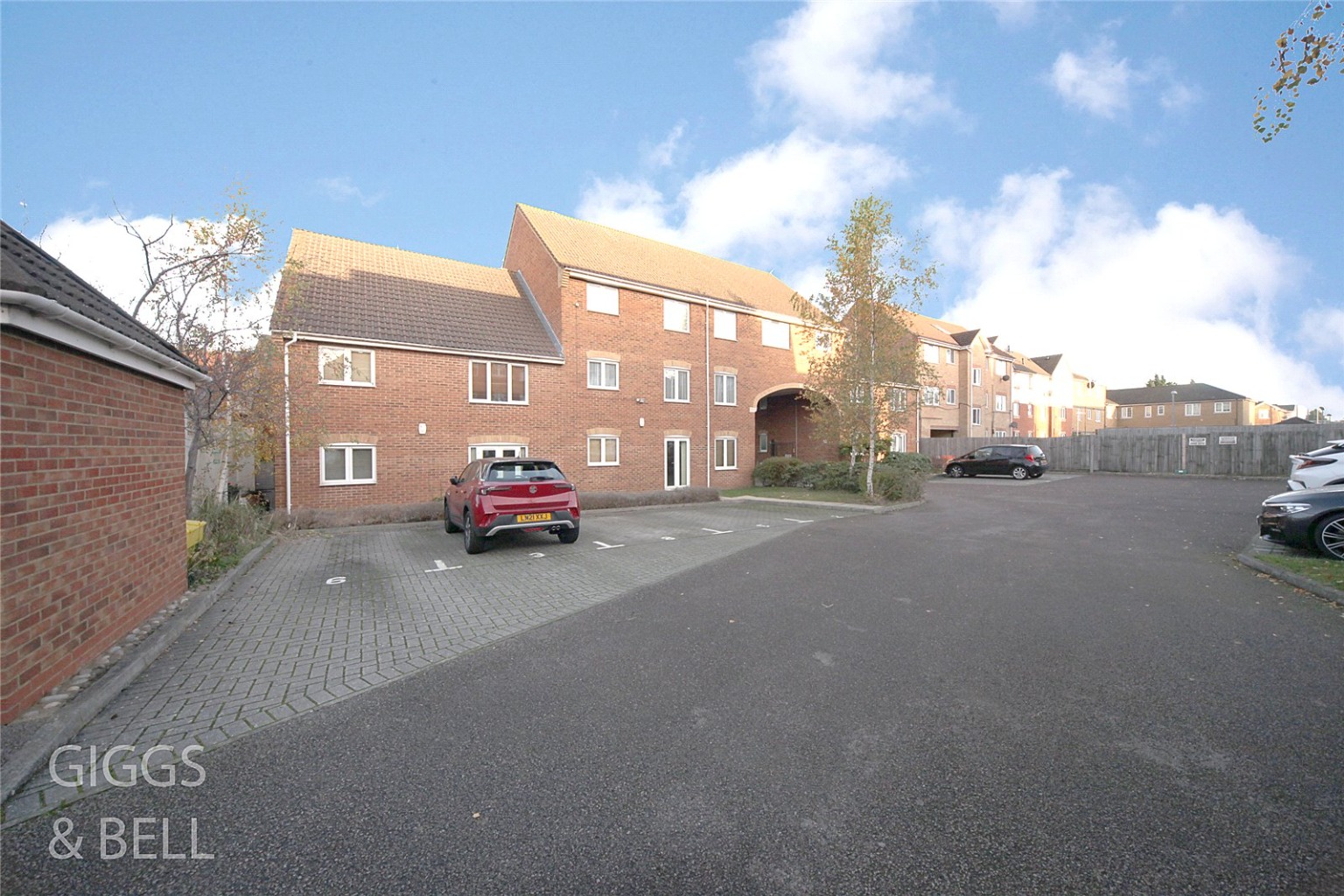 2 bed flat for sale in Kathleen Court, Luton 13