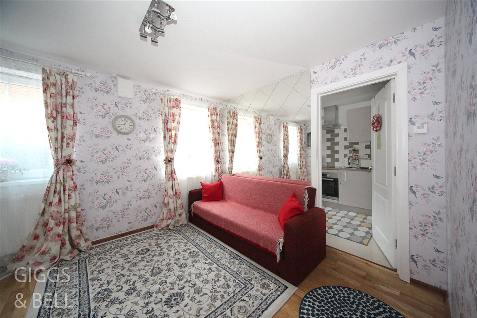 1 bed flat for sale in Duke Street, Luton 1