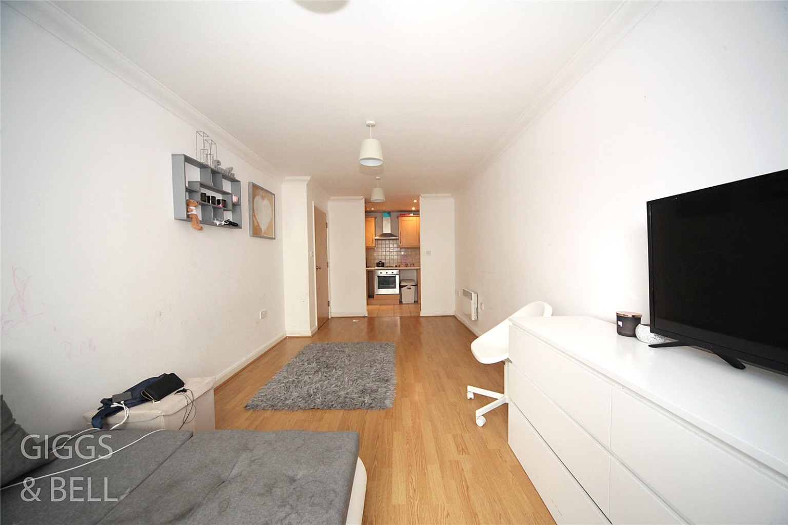 1 bed flat for sale in Midland Road, Luton 2