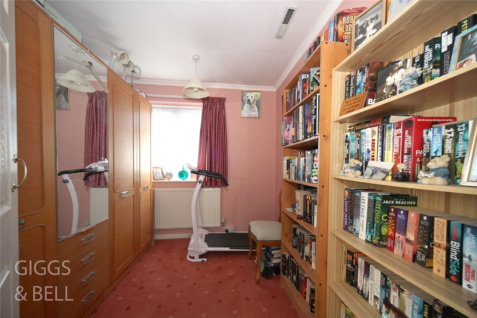 3 bed link detached house for sale in Brompton Close, Luton 9
