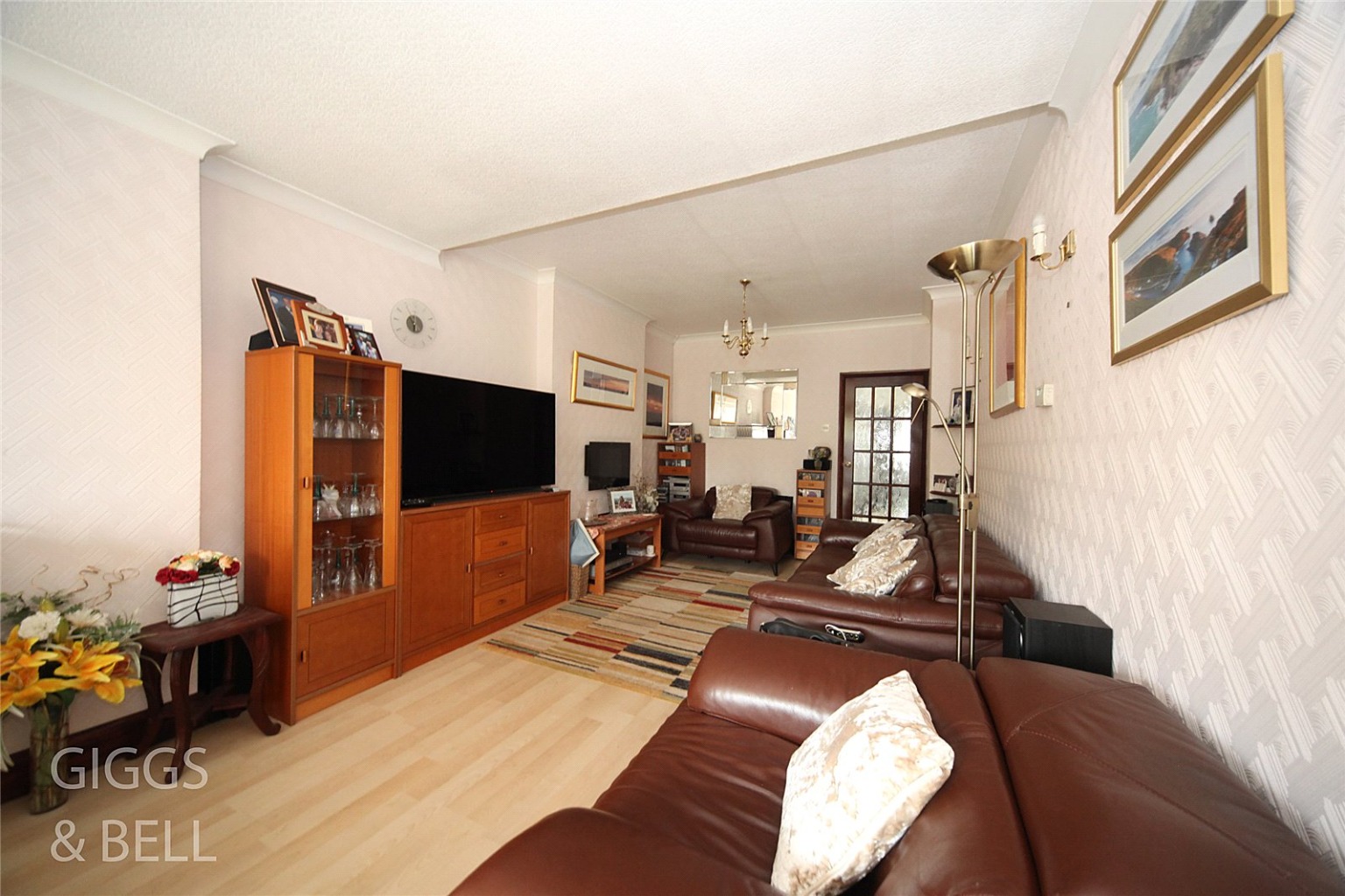 3 bed semi-detached bungalow for sale in Stanford Road, Luton 2
