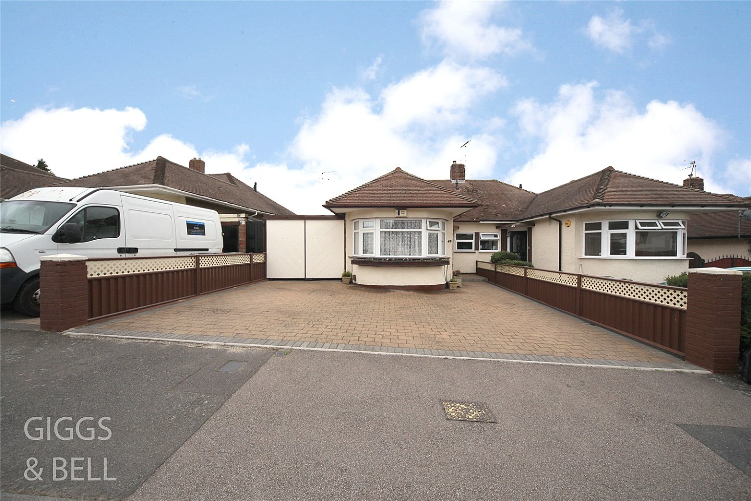 3 bed semi-detached bungalow for sale in Stanford Road, Luton, LU2 