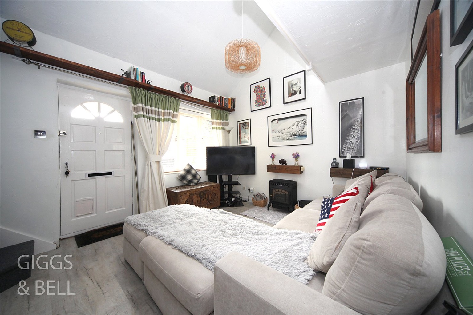 1 bed terraced house for sale in Oregon Way, Luton  - Property Image 2