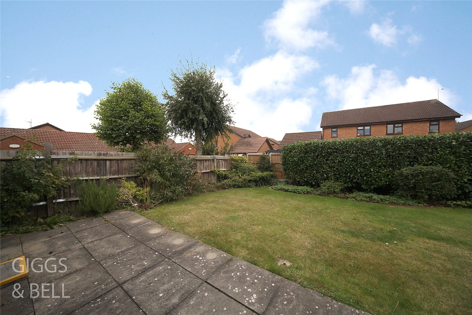 2 bed semi-detached bungalow for sale in Edgcott Close, Luton 12