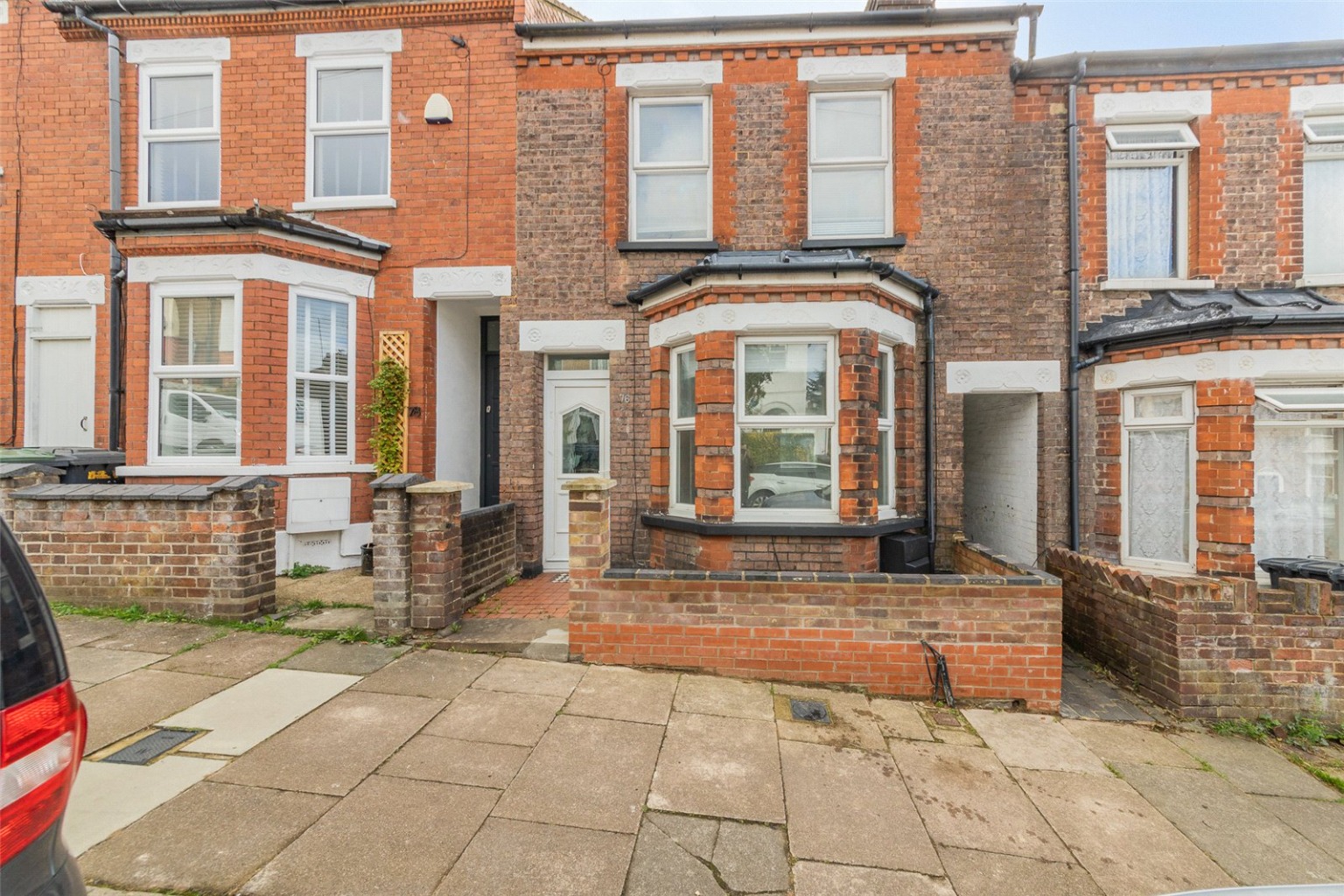 3 bed terraced house for sale in Talbot Road, Luton, LU2 