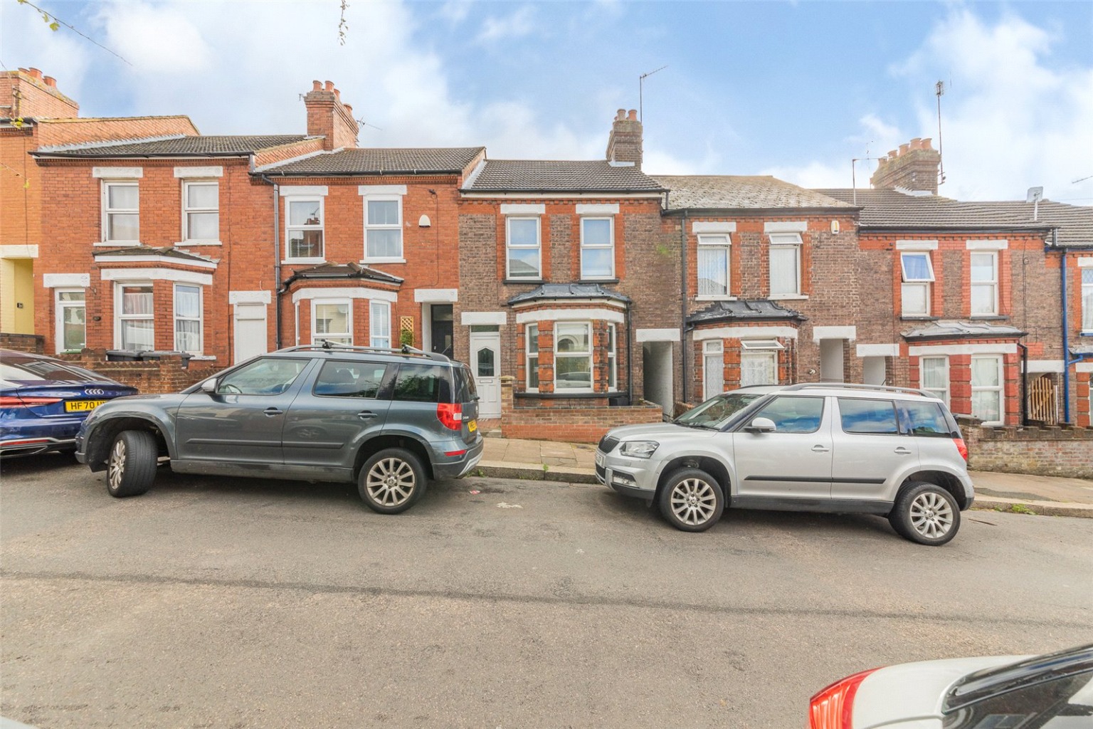 3 bed terraced house for sale in Talbot Road, Luton 1