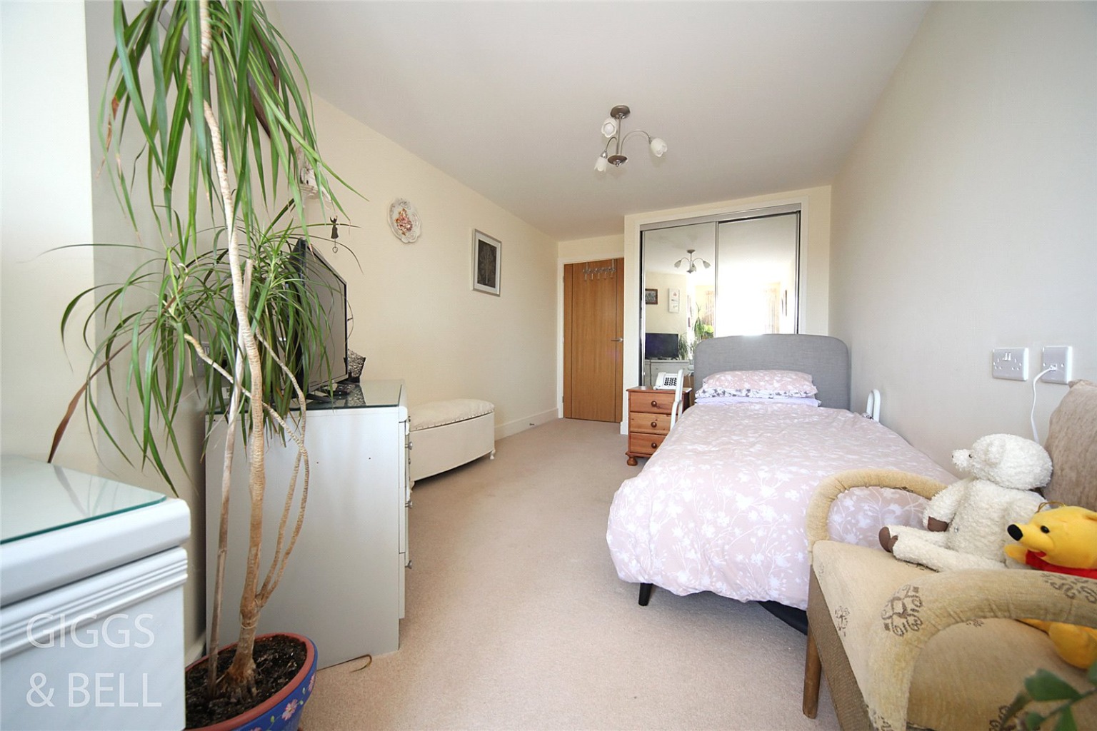 1 bed flat for sale in Cannon Lane, Luton 8