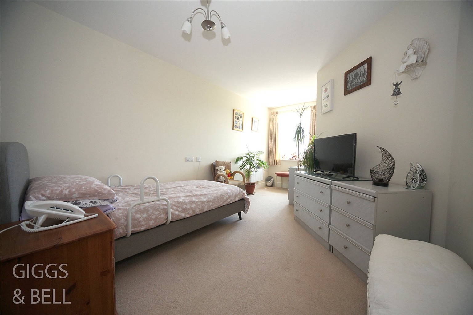 1 bed flat for sale in Cannon Lane, Luton 7