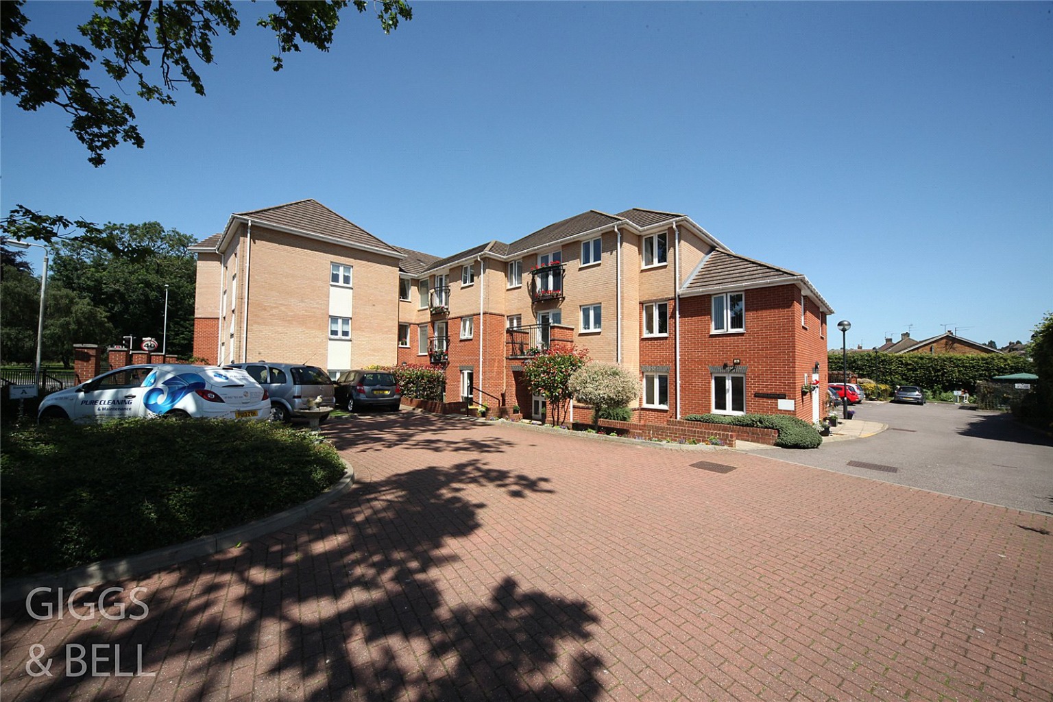 1 bed flat for sale in Cannon Lane, Luton  - Property Image 2
