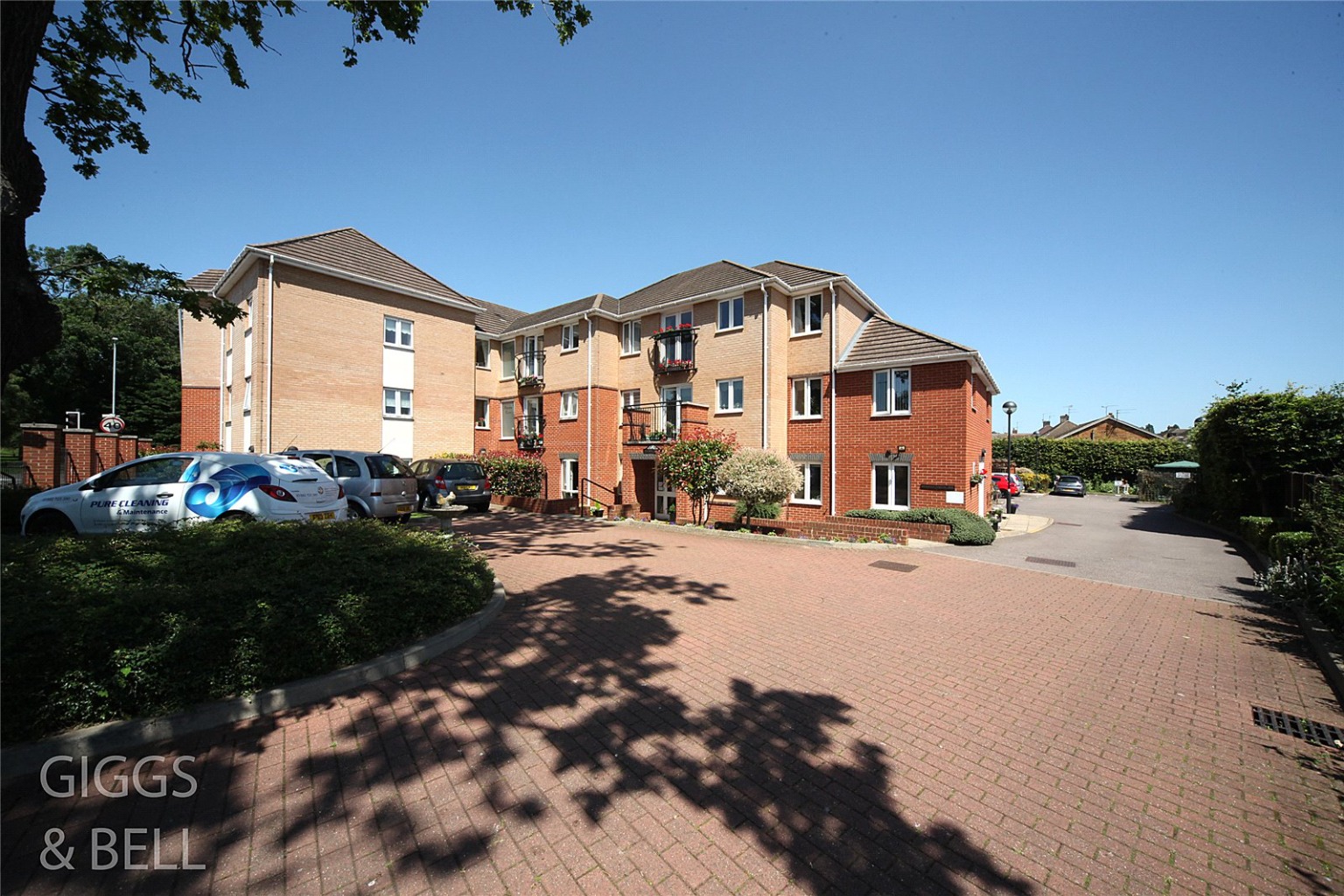 1 bed flat for sale in Cannon Lane, Luton, LU2 