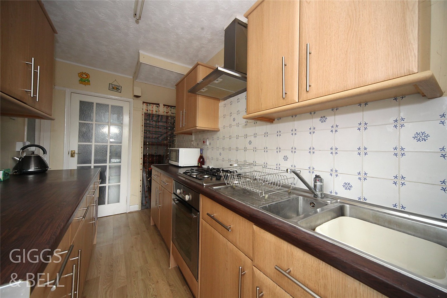 4 bed terraced house for sale in Chester Avenue, Luton 4