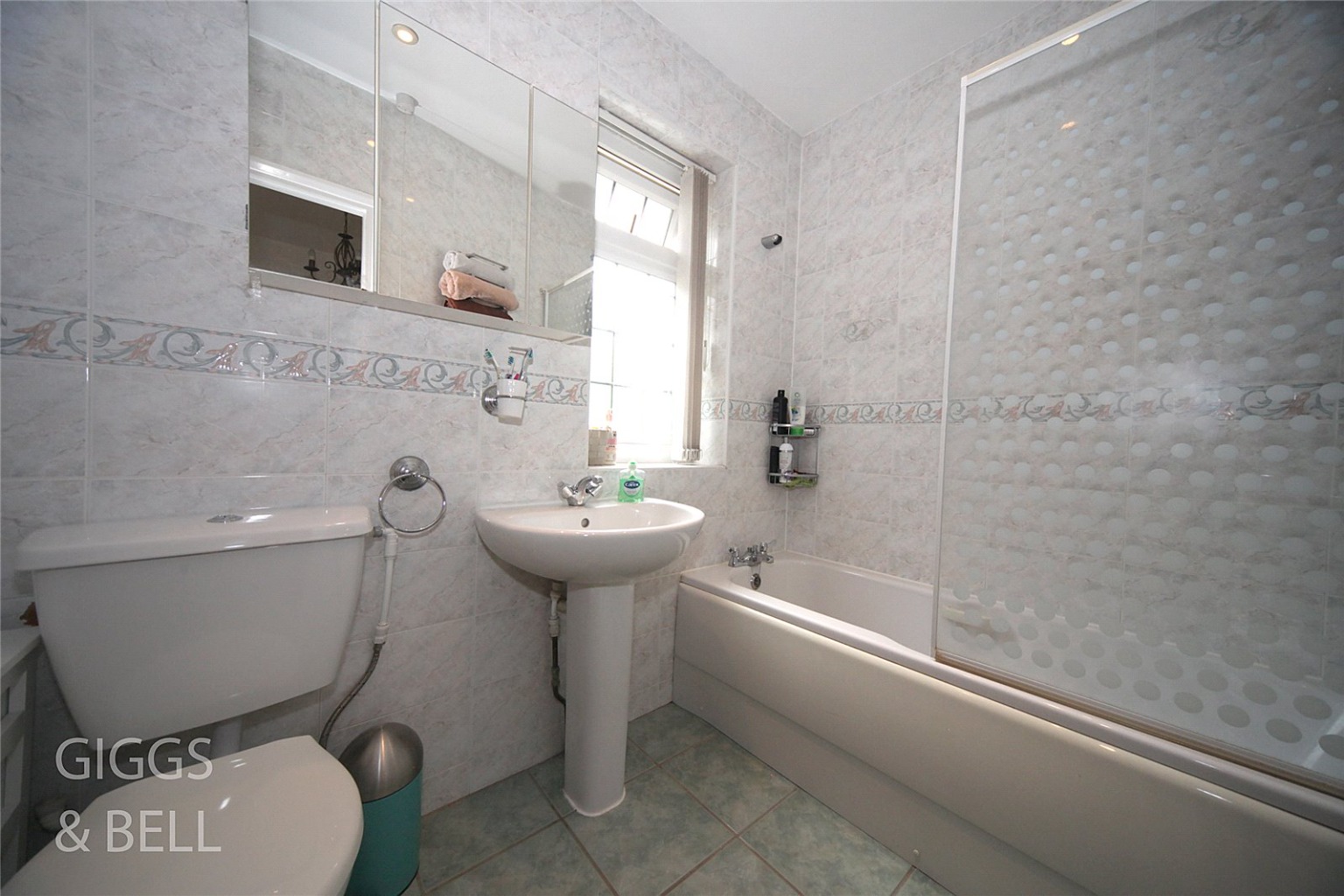 4 bed semi-detached house for sale in Knoll Rise, Luton 15