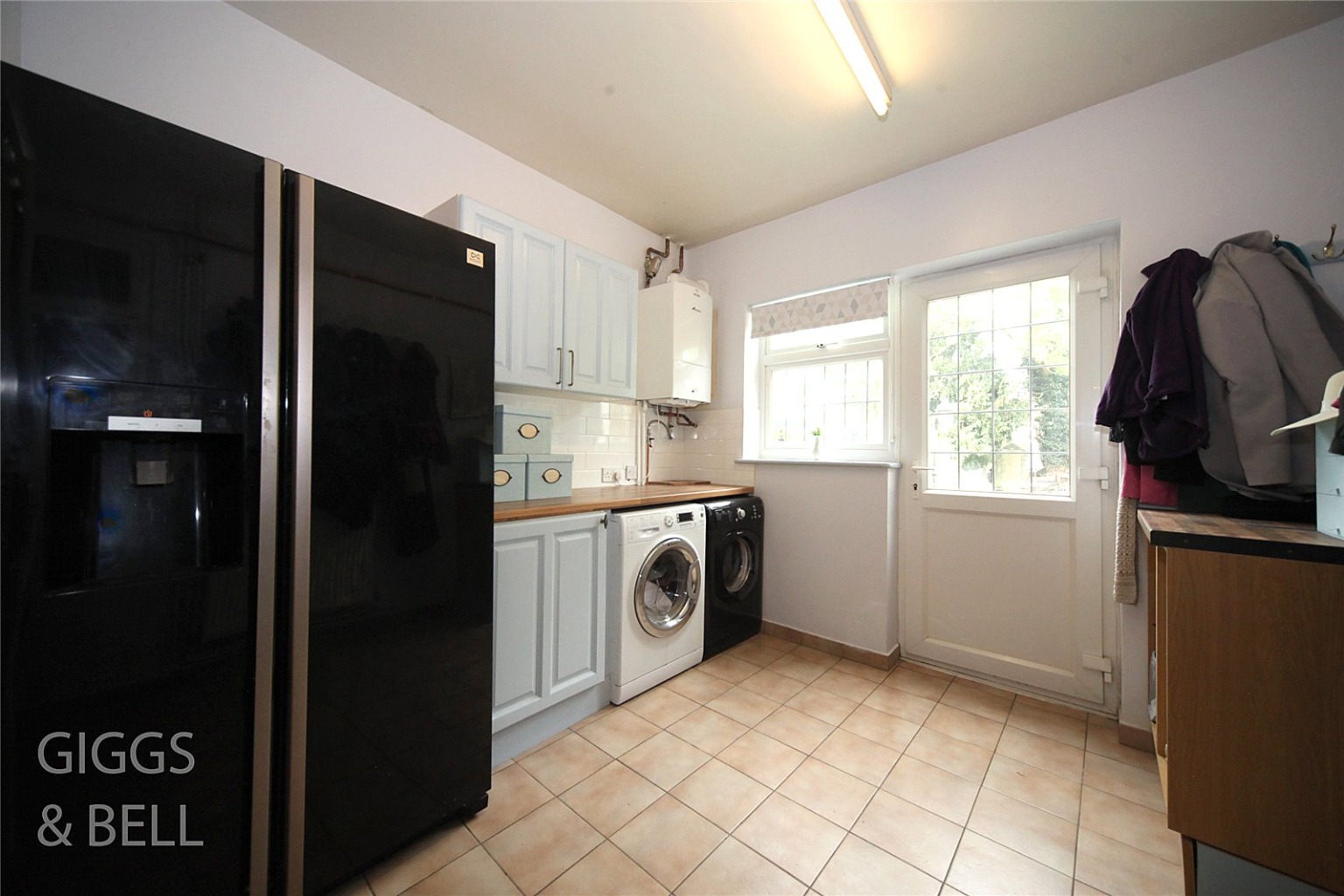 4 bed semi-detached house for sale in Knoll Rise, Luton 8
