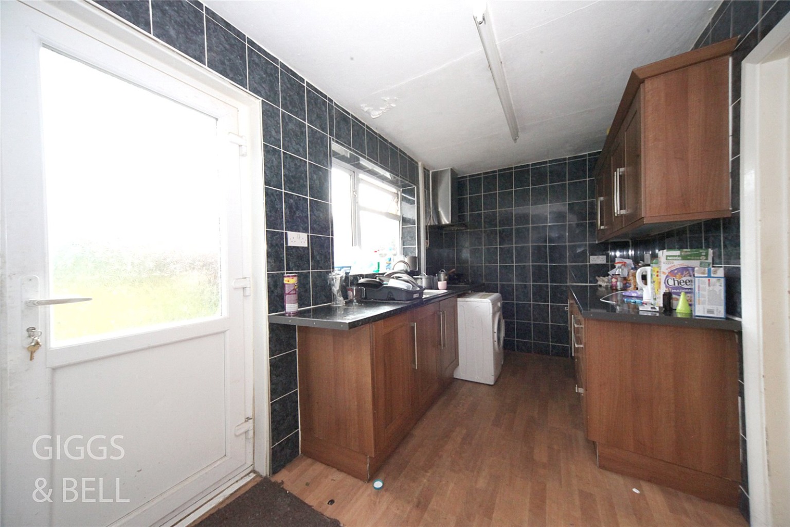 3 bed terraced house for sale in Denbigh Road, Luton 7