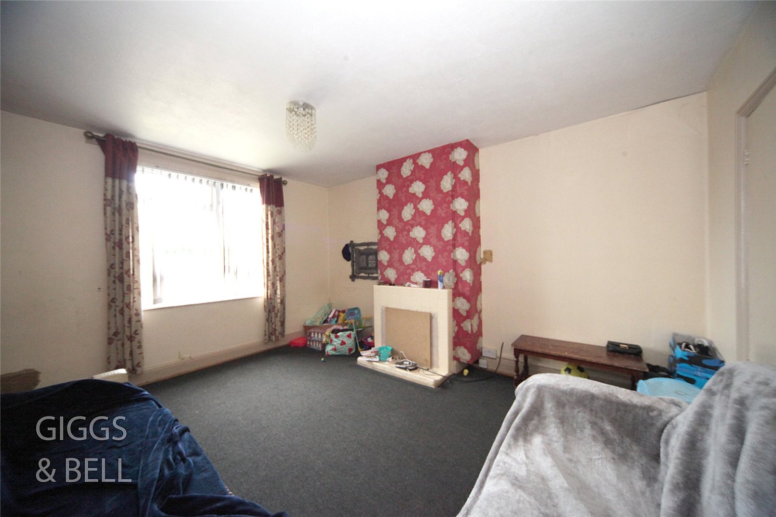 3 bed terraced house for sale in Denbigh Road, Luton 4