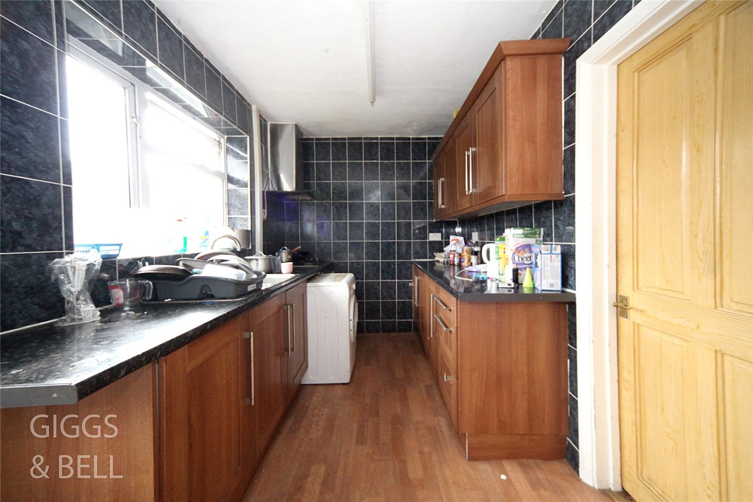 3 bed terraced house for sale in Denbigh Road, Luton 6