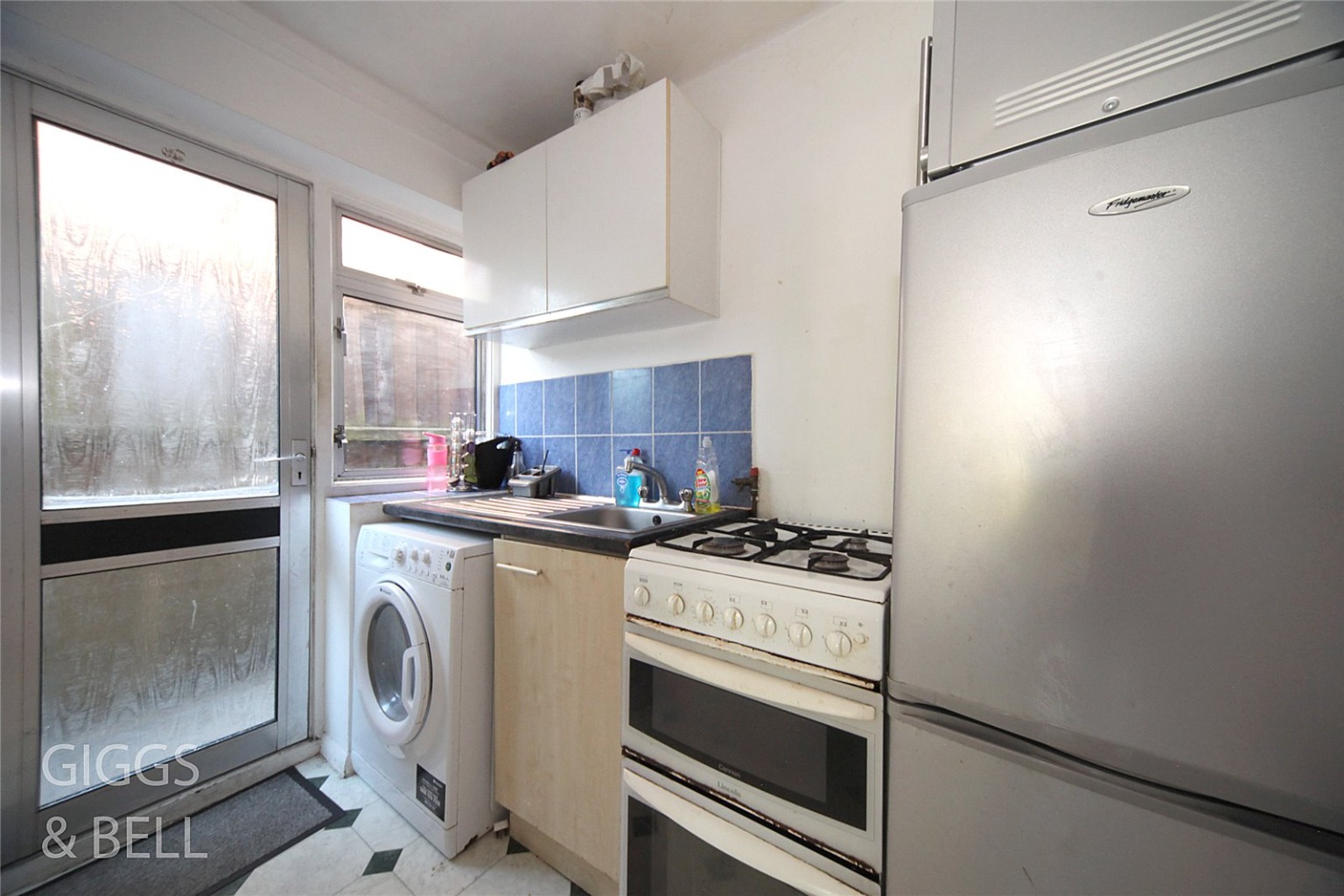 3 bed semi-detached house for sale in Stanford Road, Luton  - Property Image 6