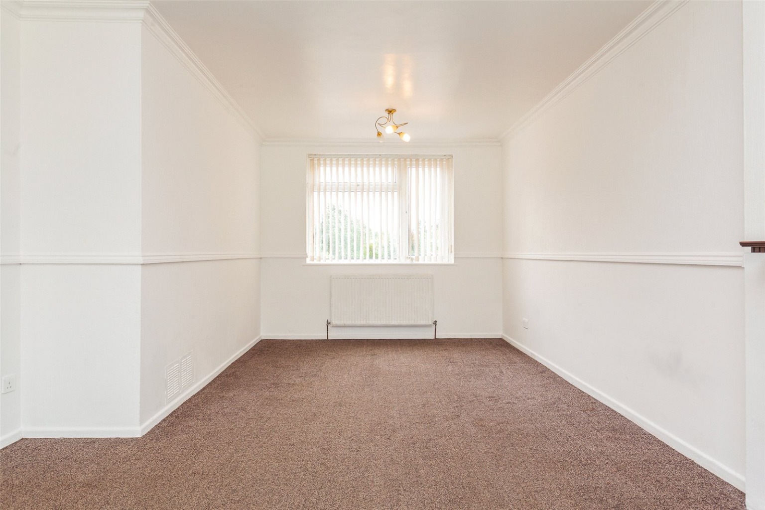 3 bed end of terrace house for sale in Crawley Green Road, Luton 3