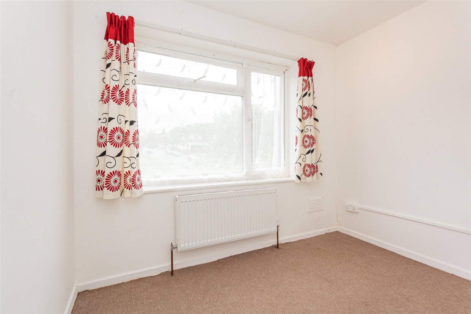 3 bed end of terrace house for sale in Crawley Green Road, Luton 11