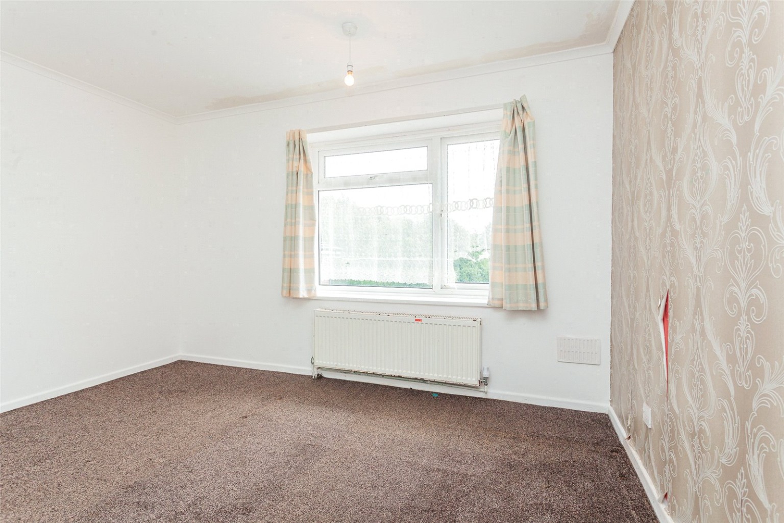 3 bed end of terrace house for sale in Crawley Green Road, Luton 9