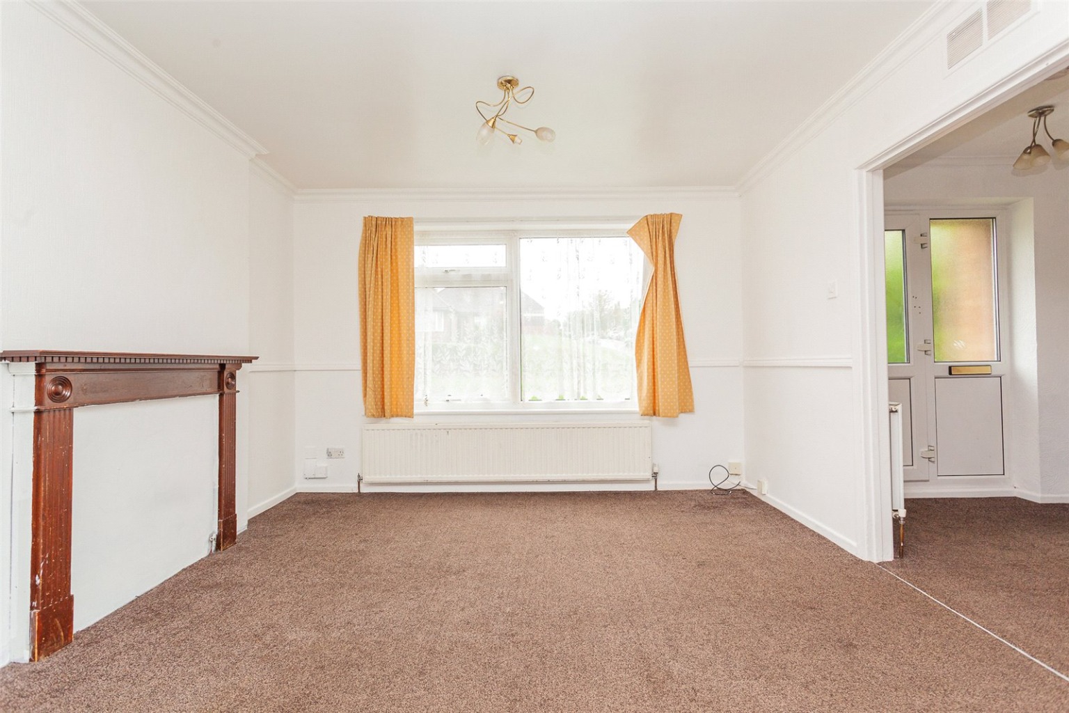 3 bed end of terrace house for sale in Crawley Green Road, Luton  - Property Image 3