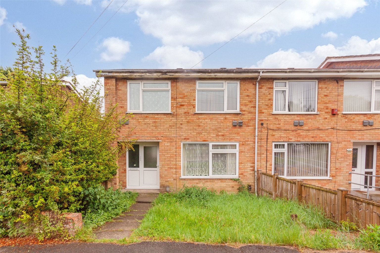 3 bed end of terrace house for sale in Crawley Green Road, Luton - Property Image 1
