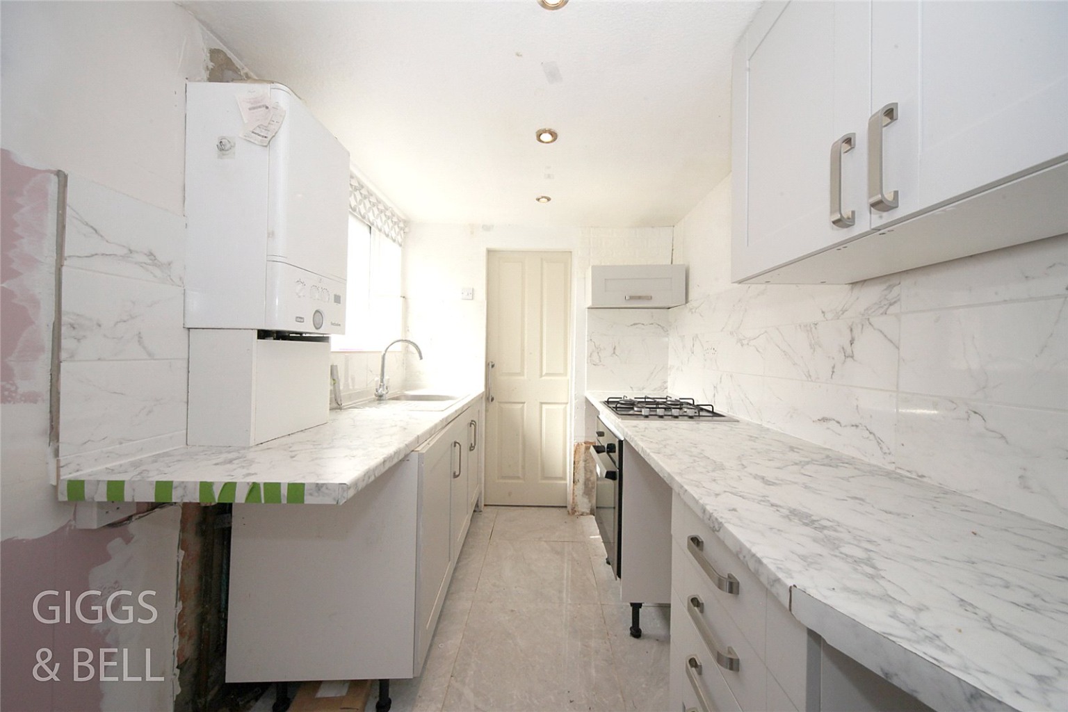2 bed terraced house for sale in St Peters Road, Luton 6