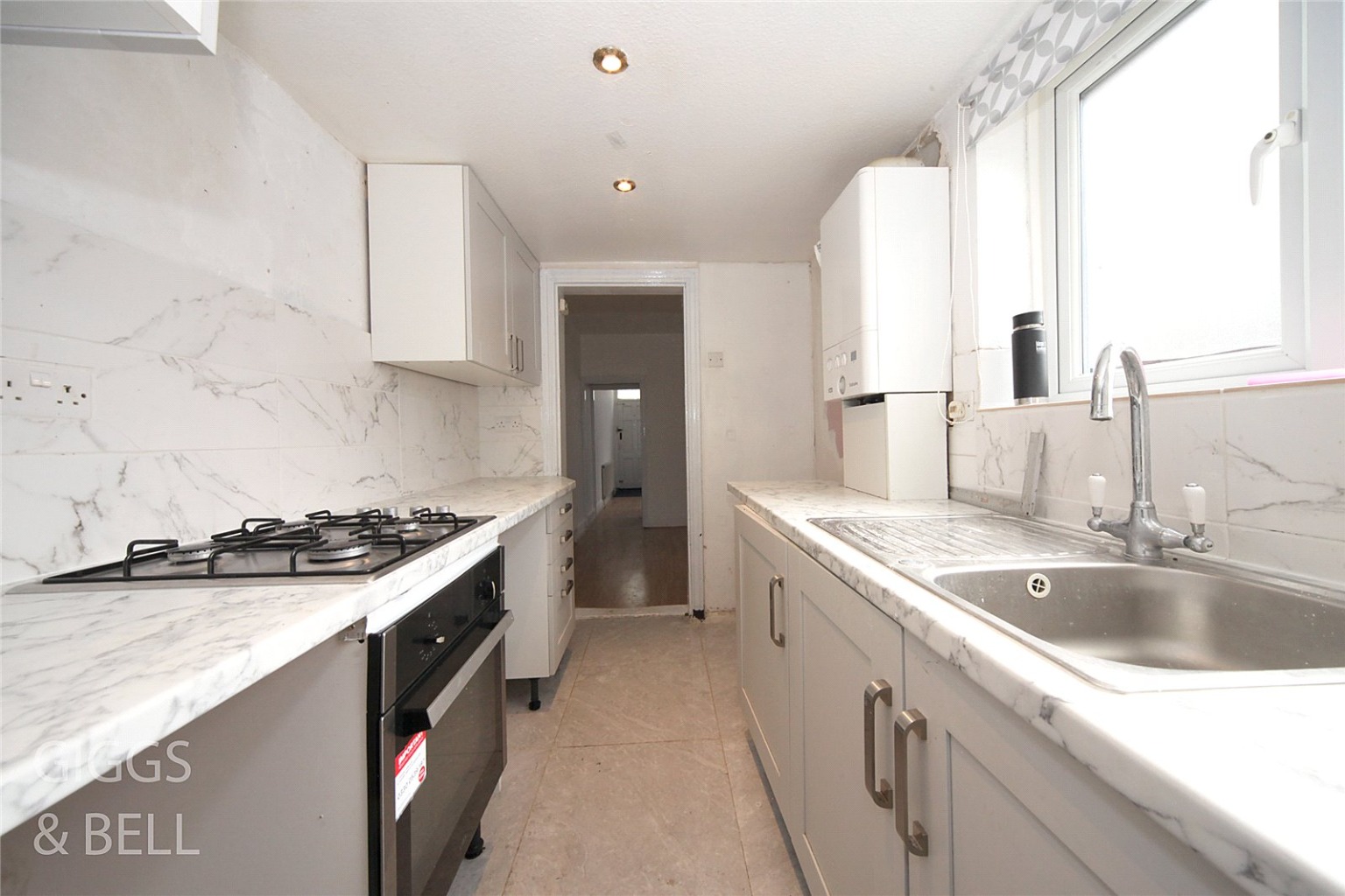 2 bed terraced house for sale in St Peters Road, Luton 8