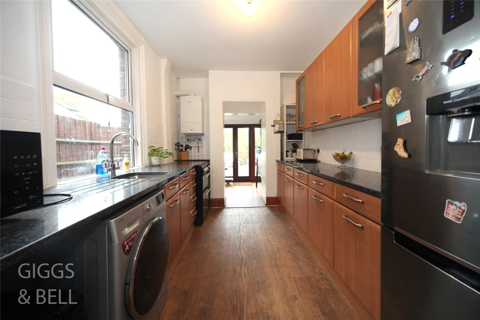 3 bed terraced house for sale in High Town Road, Luton 5