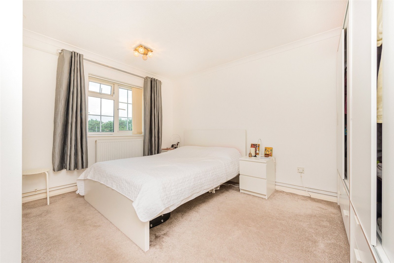 3 bed detached house for sale in Barford Rise, Luton  - Property Image 9