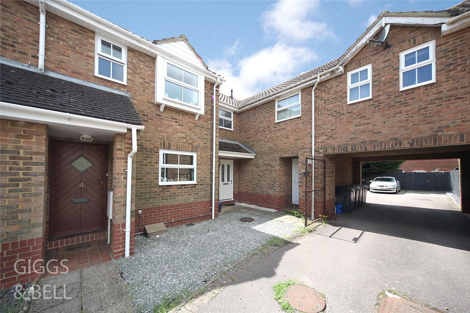 2 bed terraced house for sale in Edkins Close, Luton  - Property Image 2