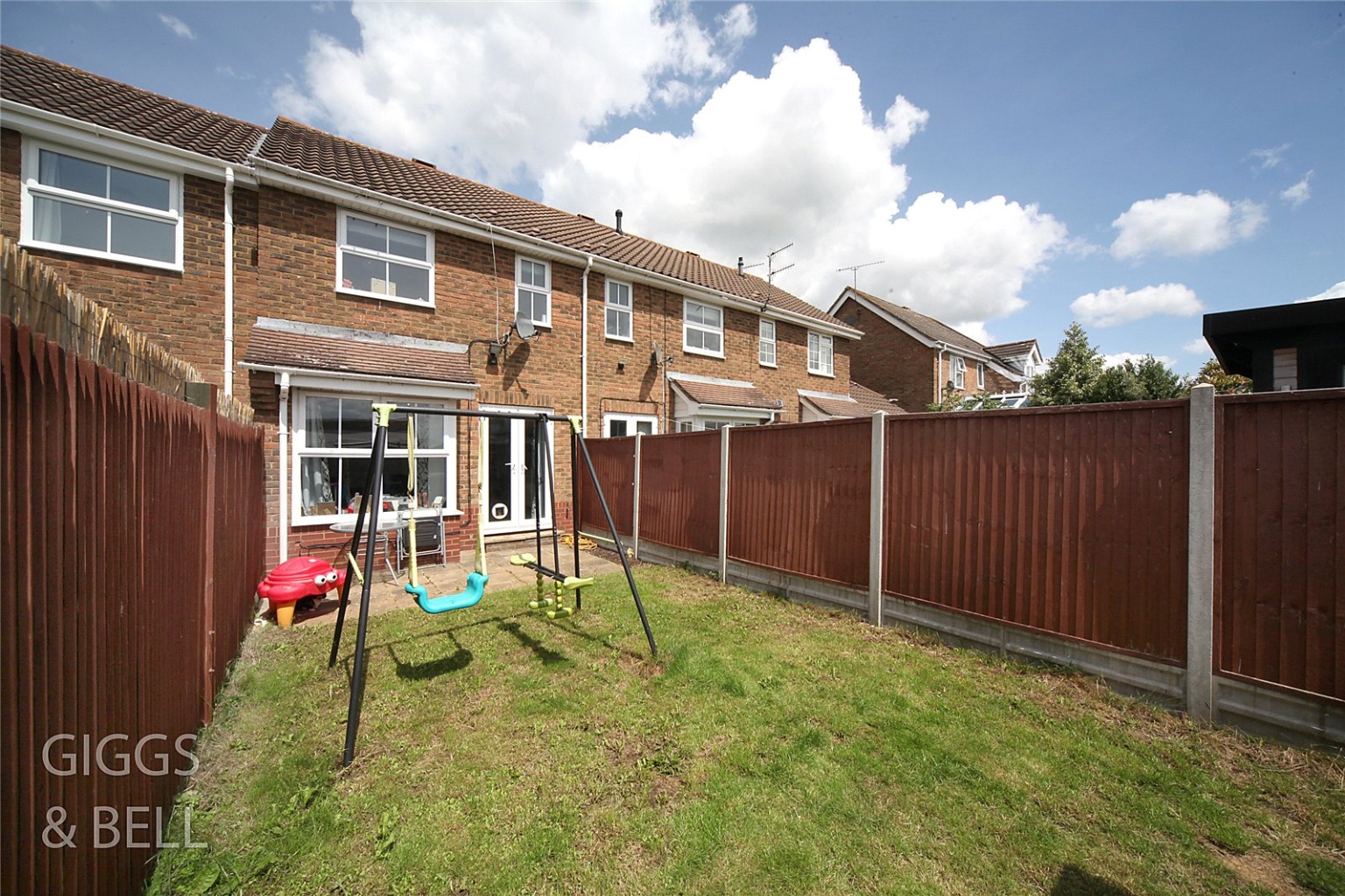 2 bed terraced house for sale in Edkins Close, Luton 12
