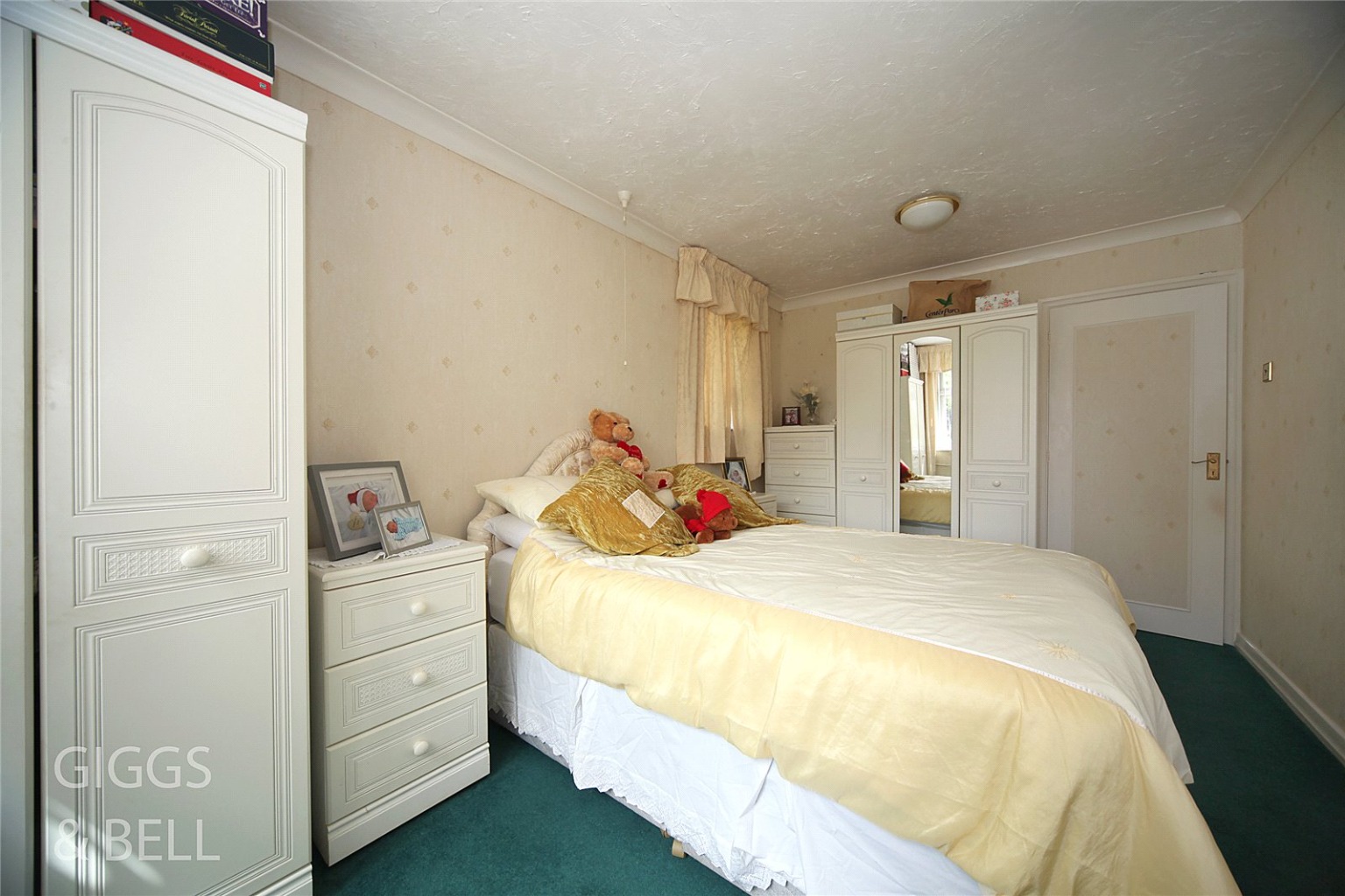 3 bed detached bungalow for sale in Lime Close, Bedford 9