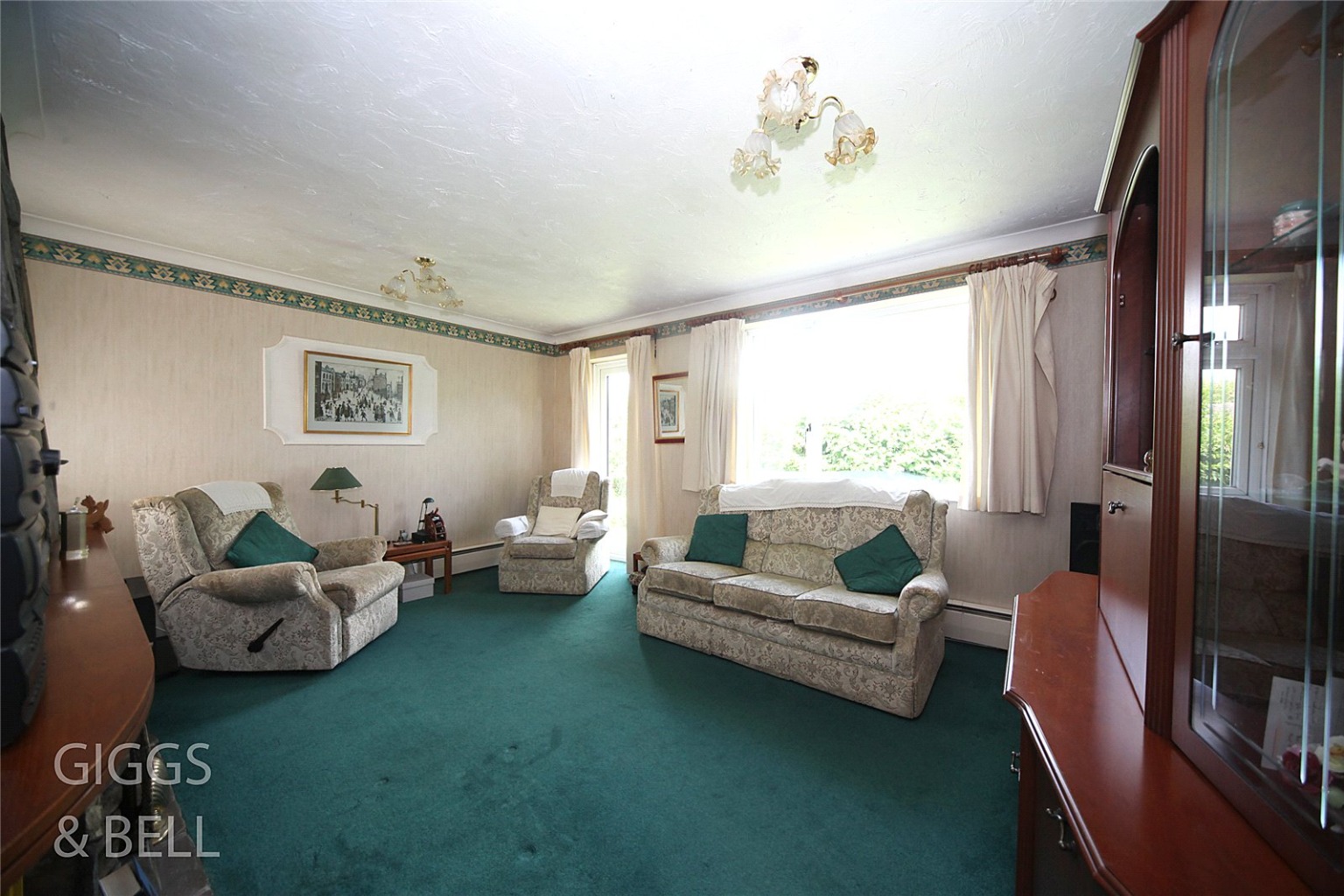 3 bed detached bungalow for sale in Lime Close, Bedford 1