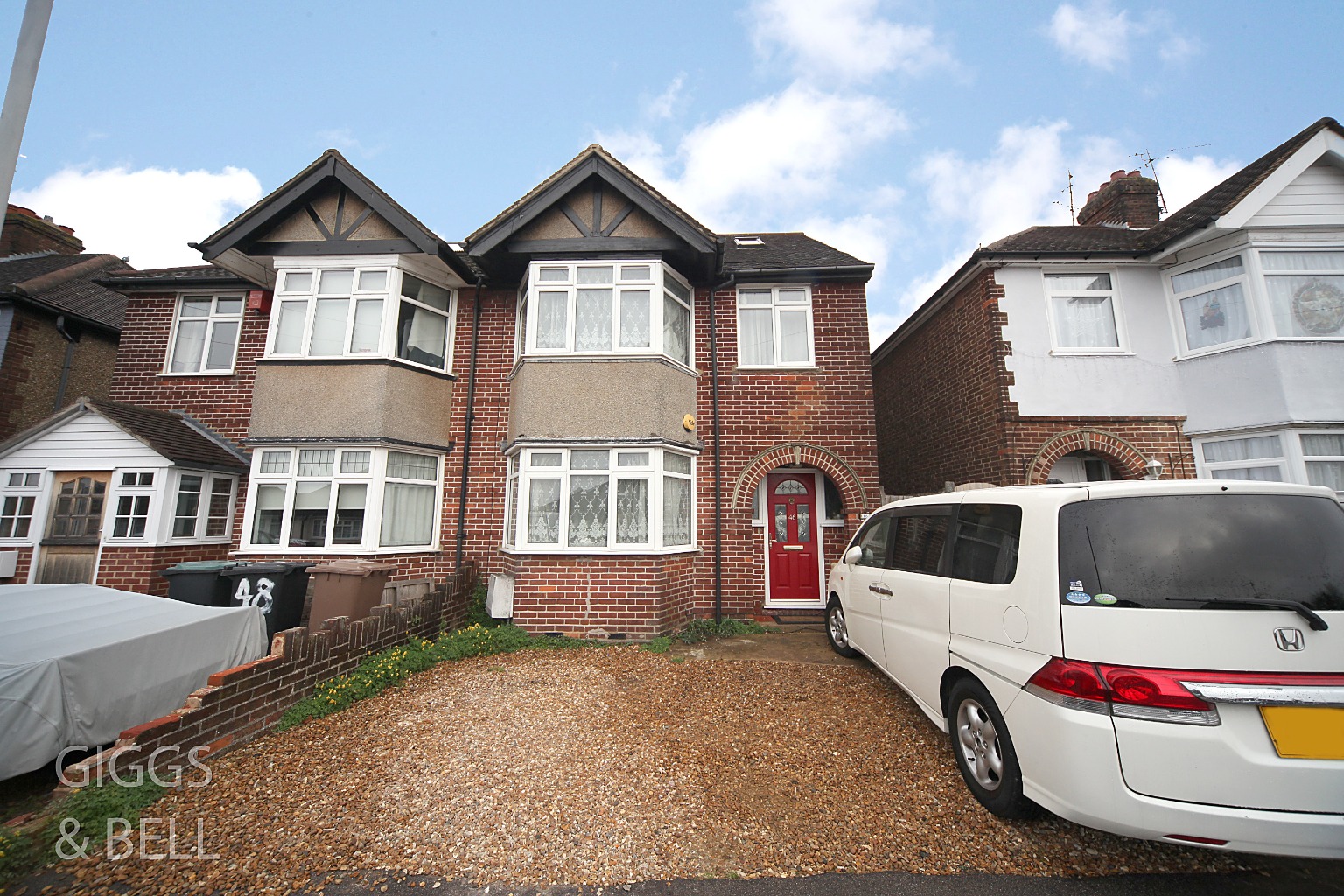 5 bed semi-detached house for sale in Shakespeare Road, Luton  - Property Image 1