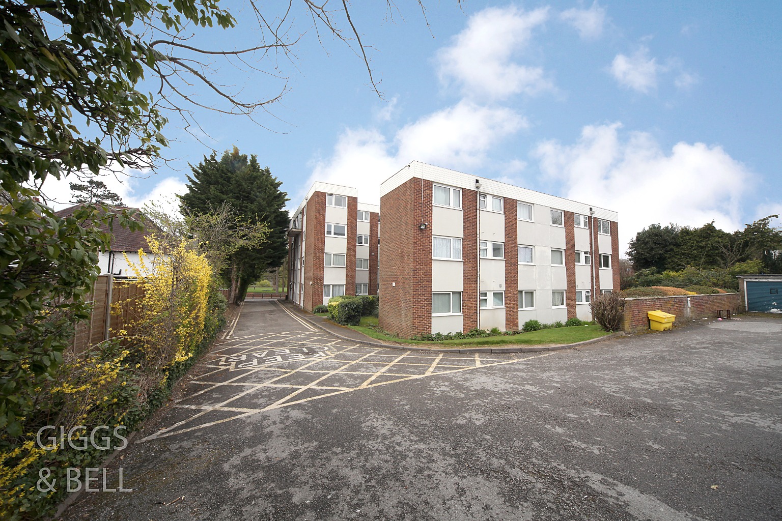 2 bed flat for sale in New Bedford Road, Luton 13