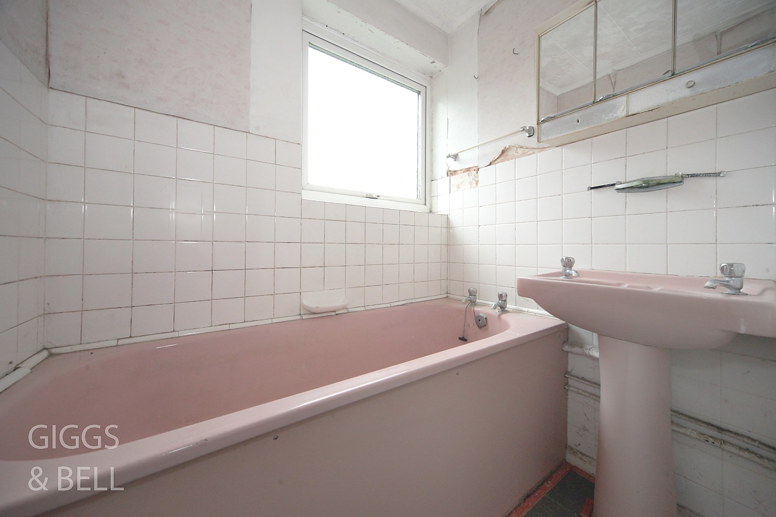 2 bed flat for sale in New Bedford Road, Luton  - Property Image 8
