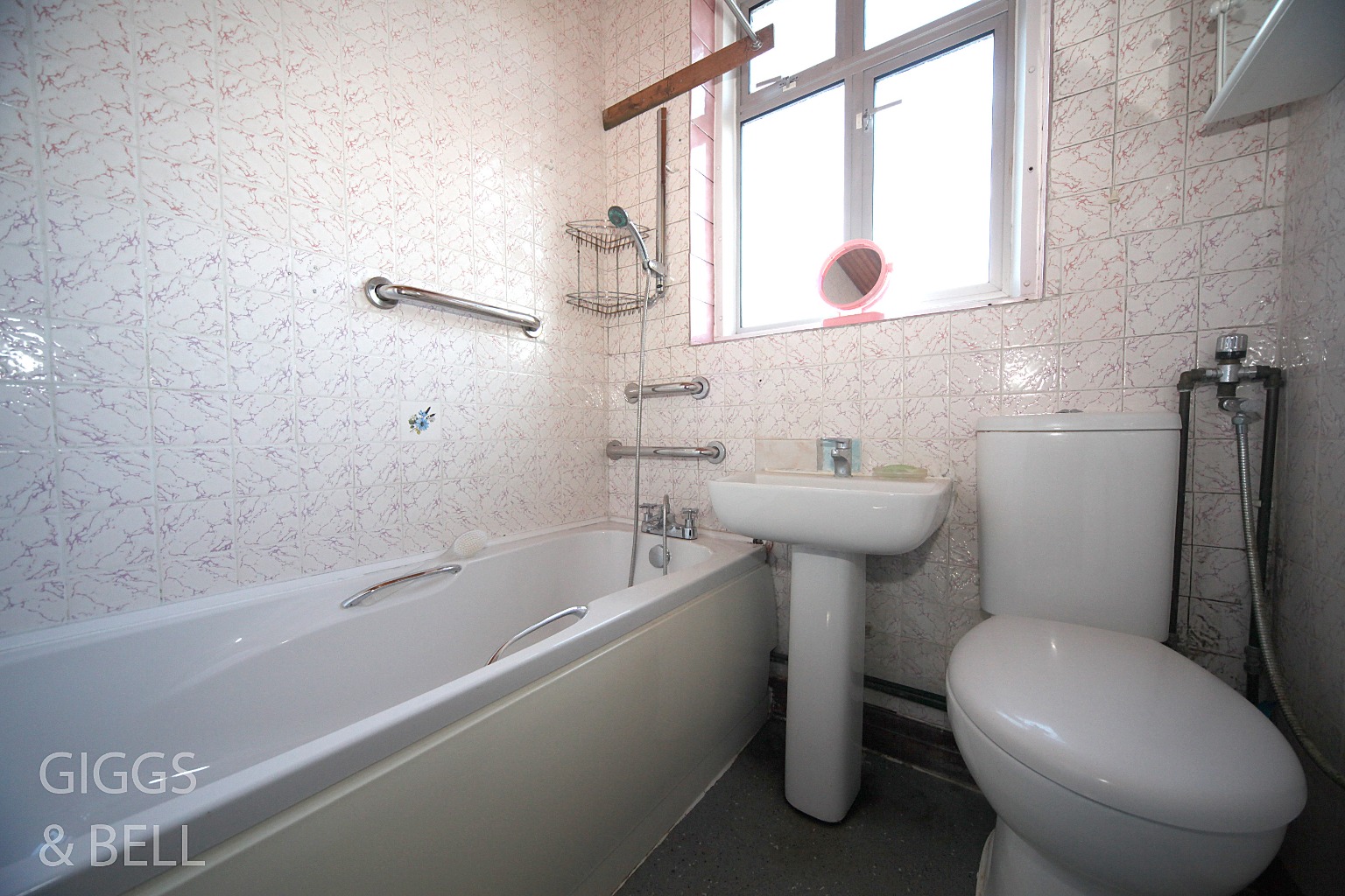 3 bed terraced house for sale in Clarendon Road, Luton 16