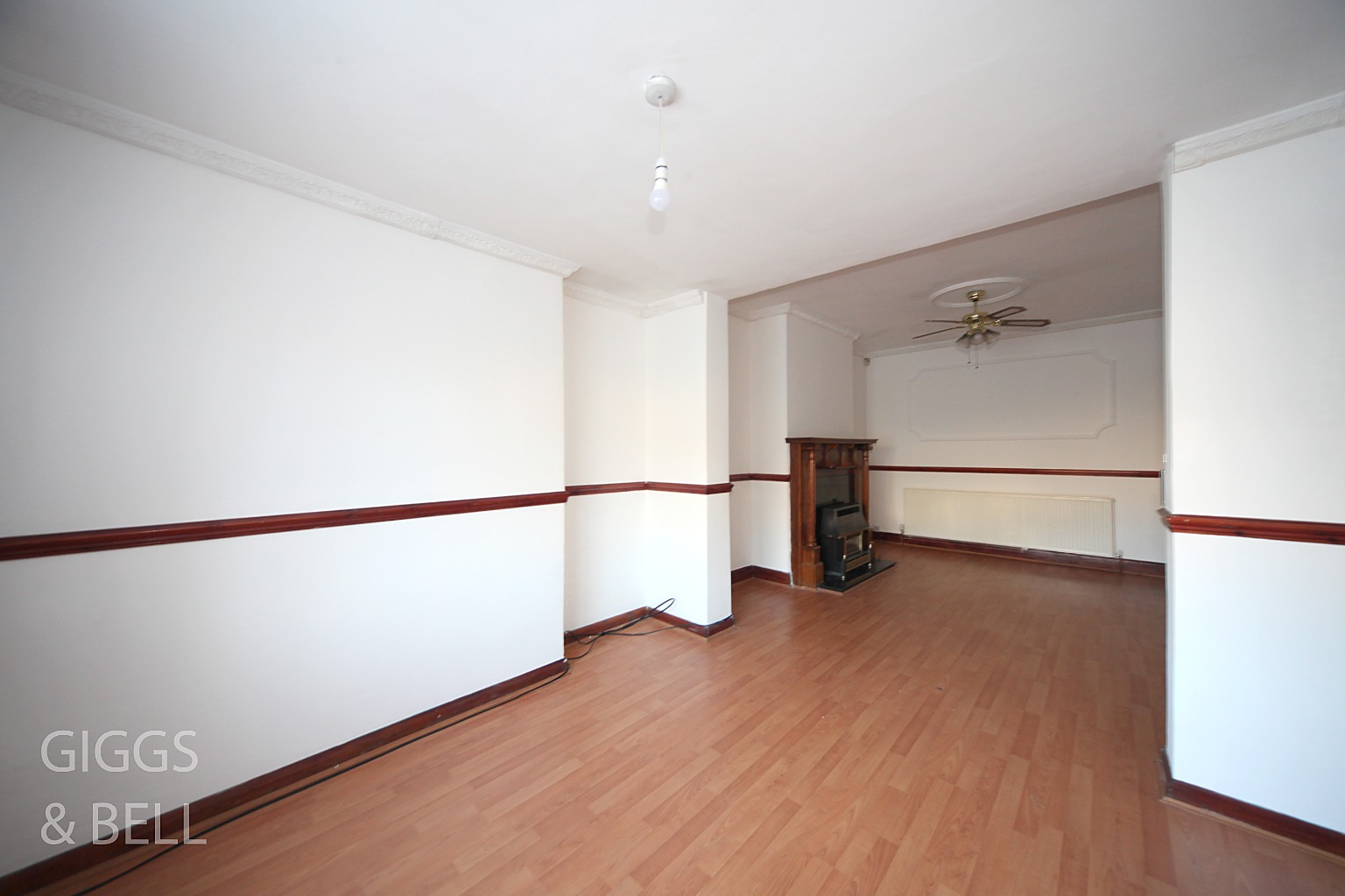 3 bed terraced house for sale in Clarendon Road, Luton  - Property Image 5