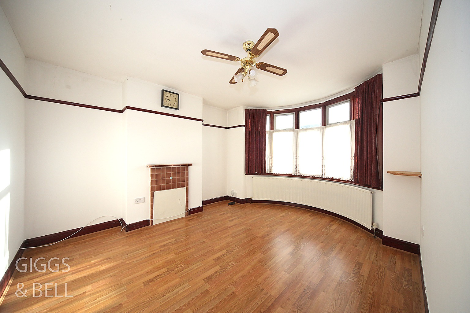 3 bed terraced house for sale in Clarendon Road, Luton  - Property Image 4