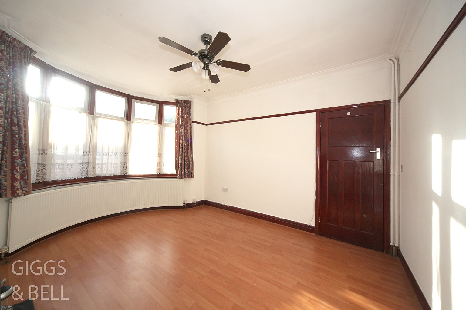 3 bed terraced house for sale in Clarendon Road, Luton  - Property Image 12