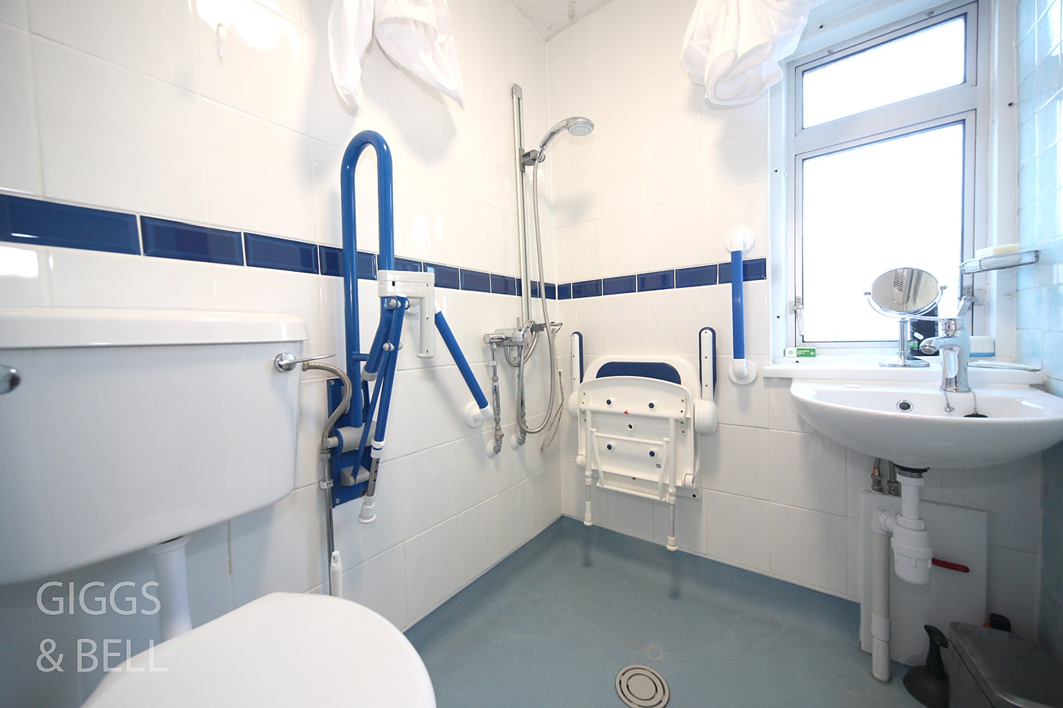 3 bed terraced house for sale in Clarendon Road, Luton  - Property Image 11