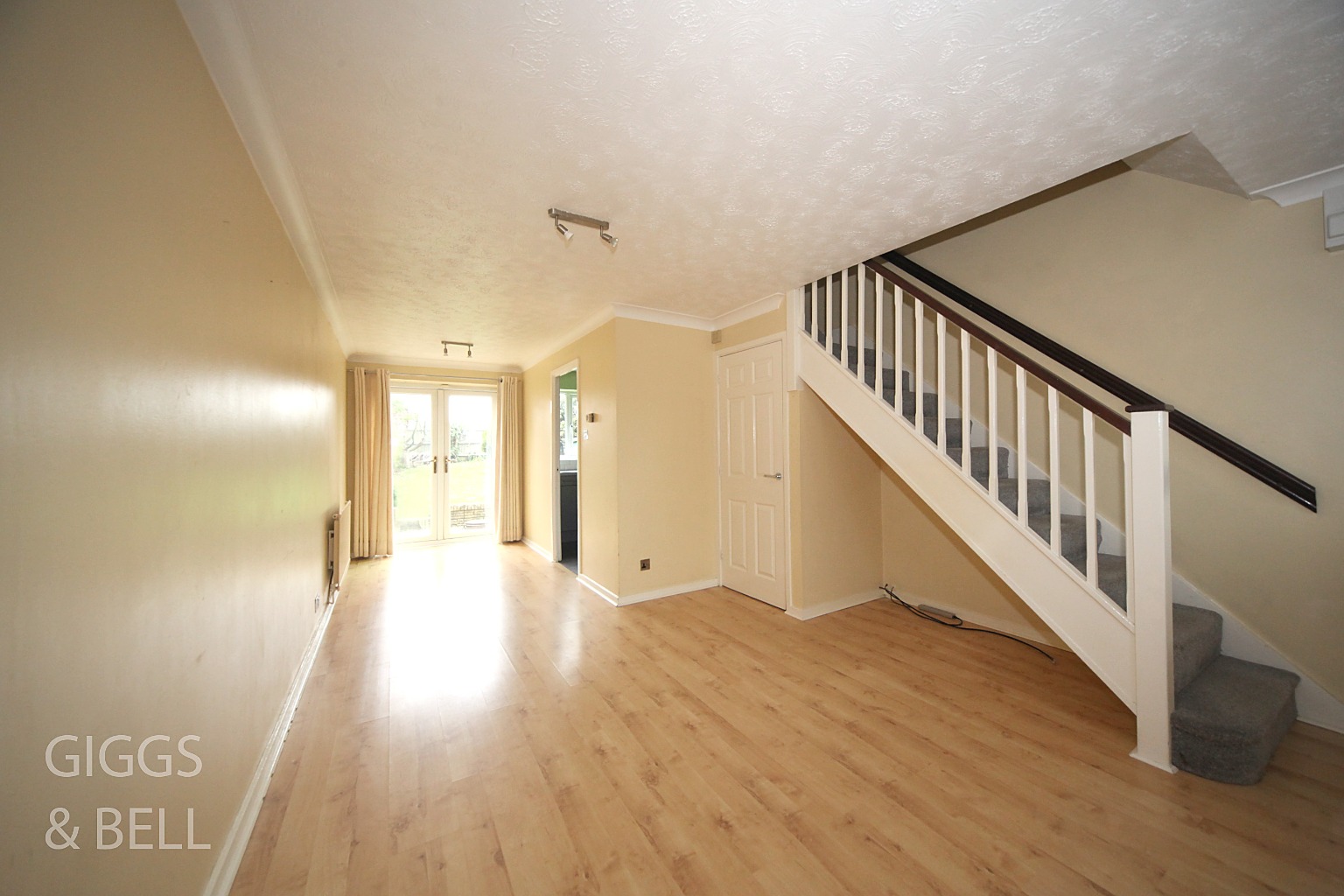 2 bed semi-detached house for sale in Rudyard Close, Luton  - Property Image 3