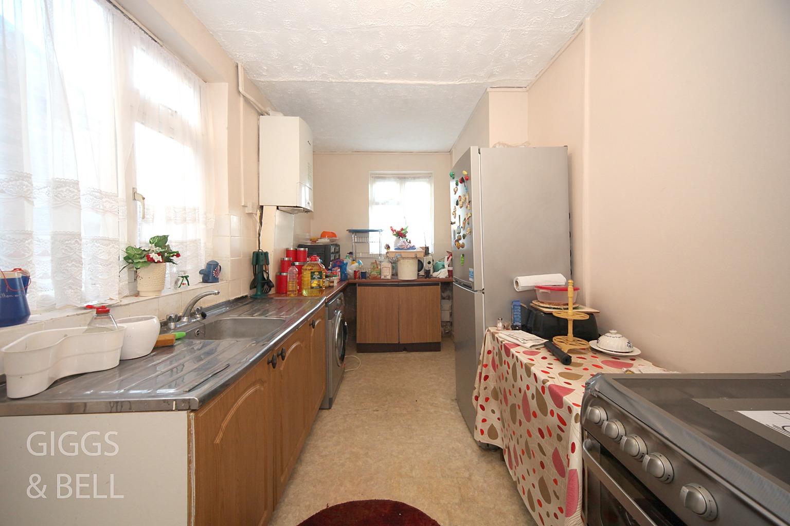 3 bed semi-detached house for sale in Kingsway, Luton 5