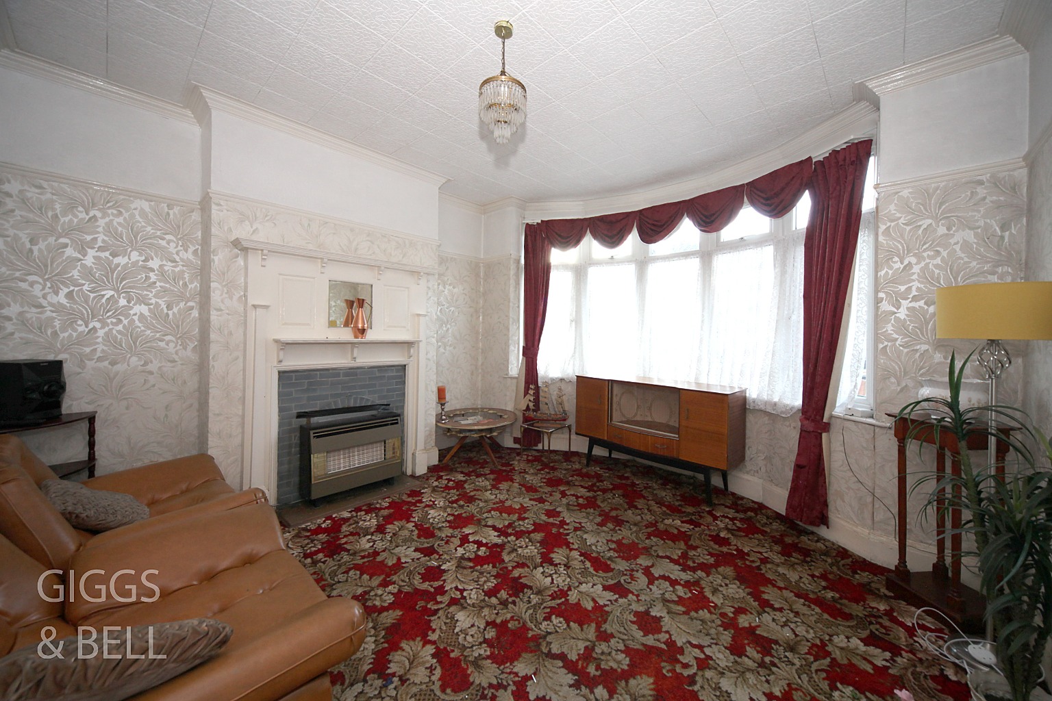3 bed semi-detached house for sale in Kingsway, Luton  - Property Image 3