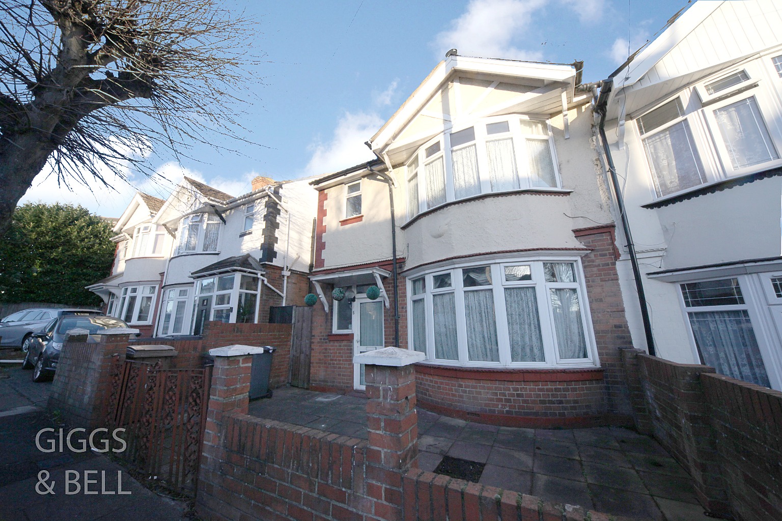 3 bed semi-detached house for sale in Kingsway, Luton  - Property Image 2