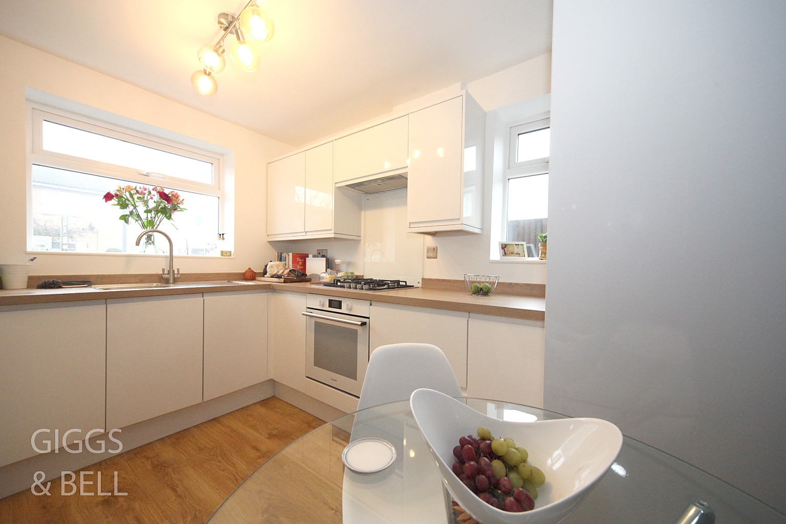 2 bed semi-detached house for sale in Linbridge Way, Luton  - Property Image 7