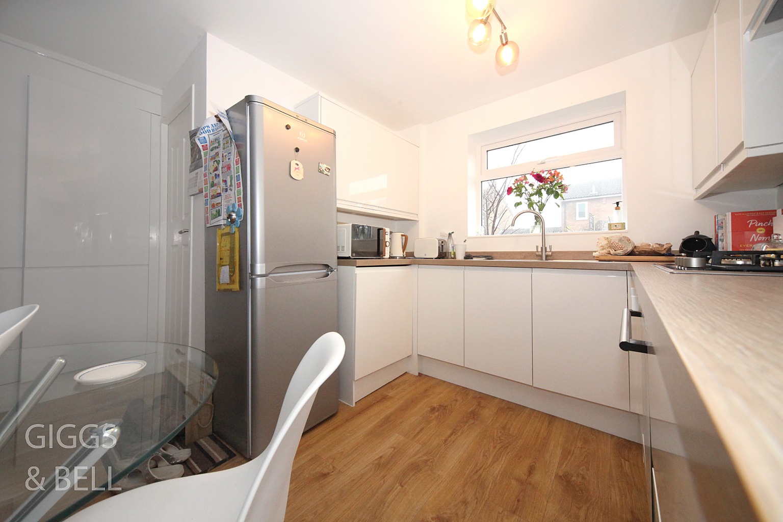 2 bed semi-detached house for sale in Linbridge Way, Luton  - Property Image 5